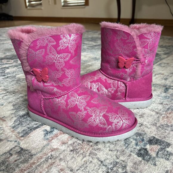 Womens UGG Boots K Bailey Button Butterfly Raspberry & Silver RSPS Sz 6 Fits 7.5 - Picture 5 of 16